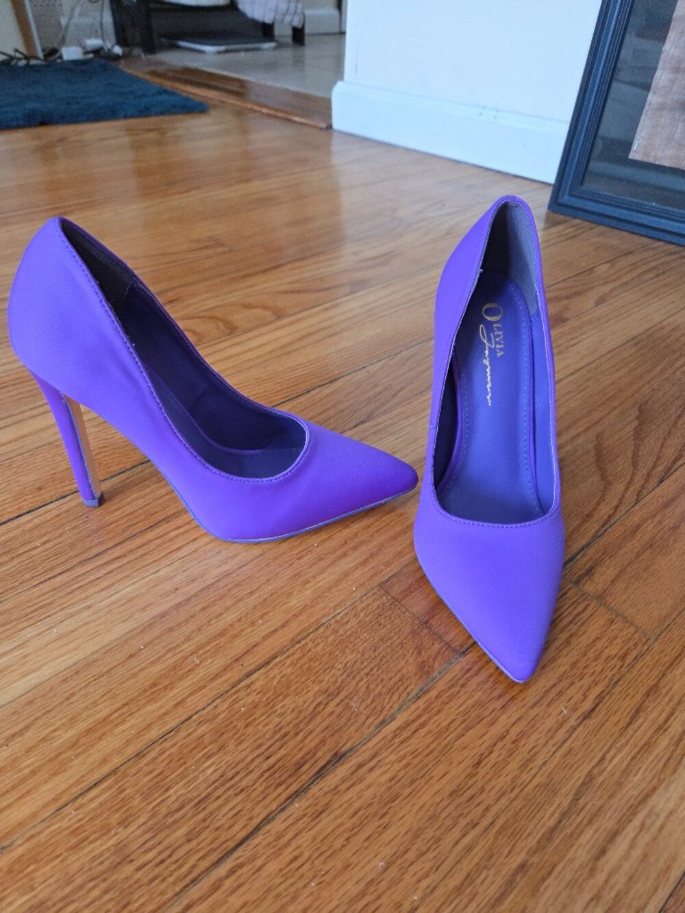Deep purple 💜 heels worn once
